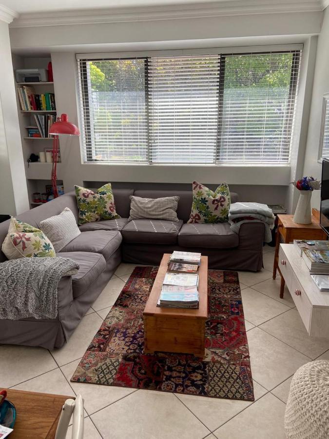 Modern, Centrally Located Dorp Street Apartment Stellenbosch Exterior photo