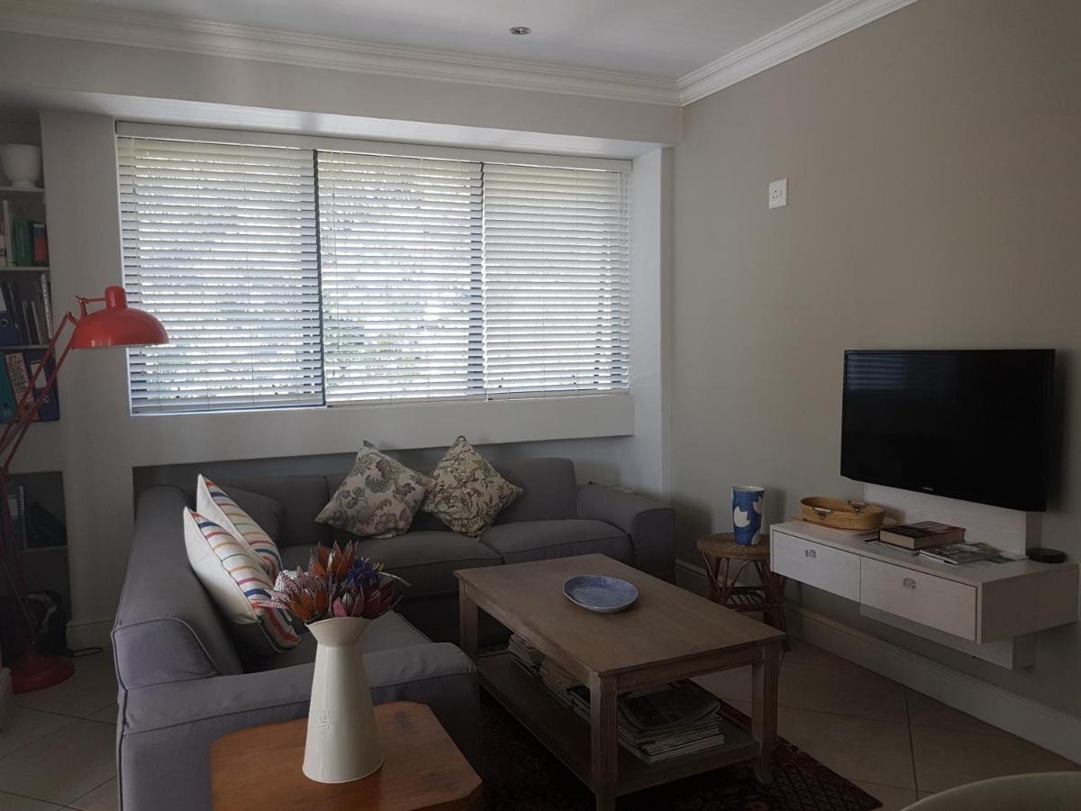 Modern, Centrally Located Dorp Street Apartment Stellenbosch Exterior photo